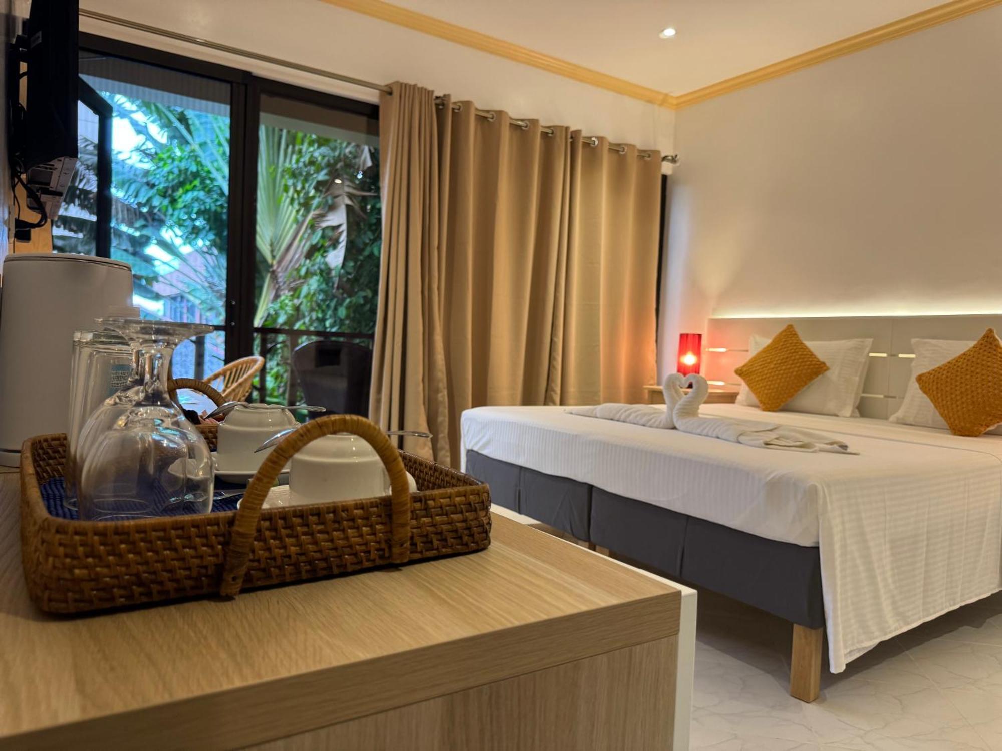Alona Vida Beach Resort Panglao Bagian luar foto