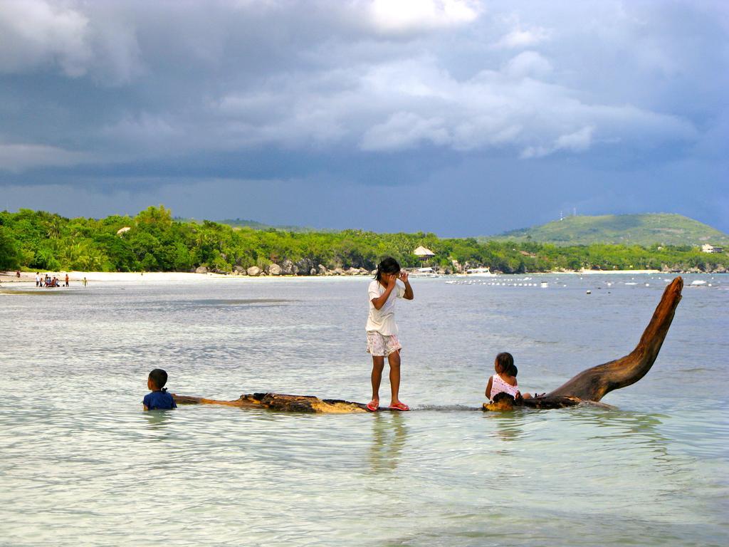 Alona Vida Beach Resort Panglao Bagian luar foto