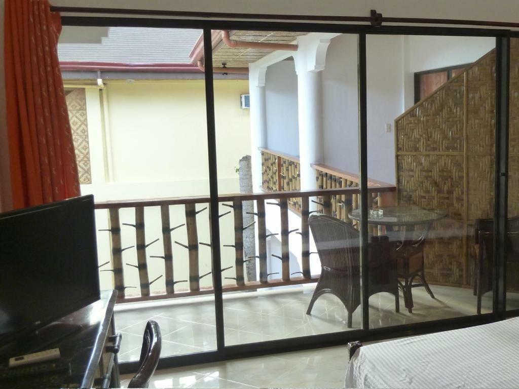 Alona Vida Beach Resort Panglao Bagian luar foto
